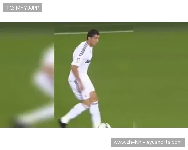 足球比赛中的边路突破与传中技术